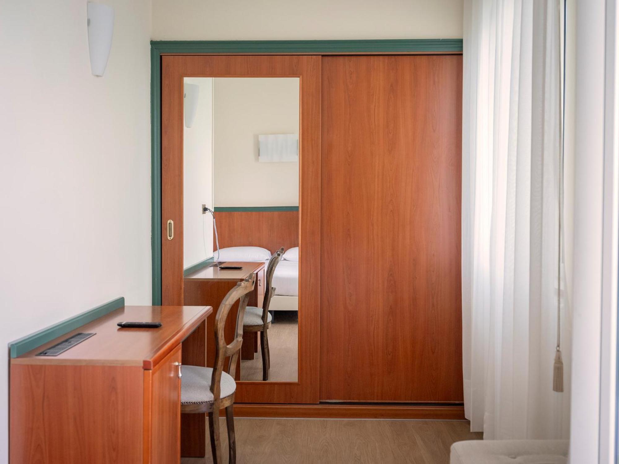 Triple Room Lake View,1663737382:JPEG